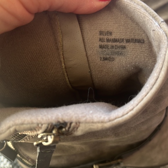 Women’s Boots Size 7 1/2 - Picture 4 of 6